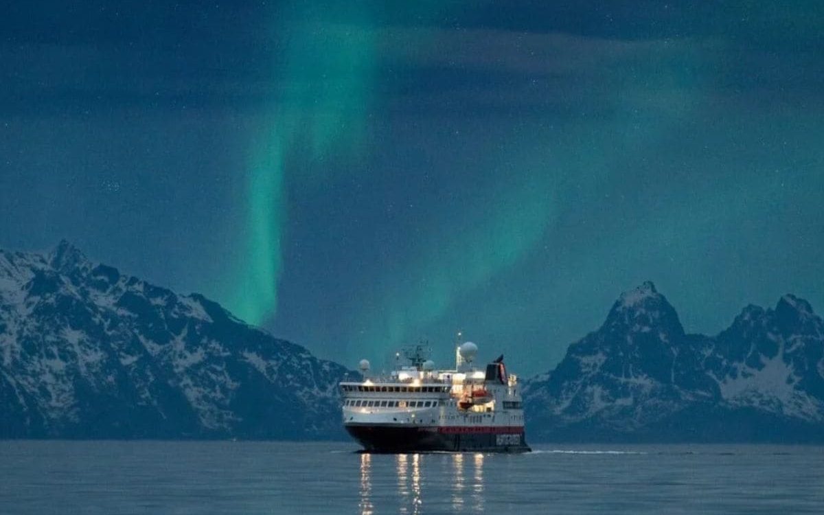 In Search of the northern lights Hurtigruten - Meon Valley Travel