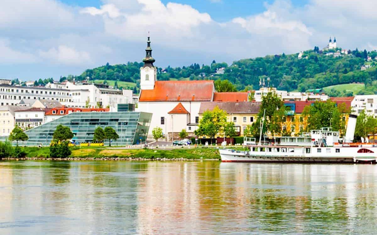 Iconic Danube Scenic River Cruise - Meon Valley Travel