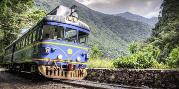 Train-to-Machu-Pichu